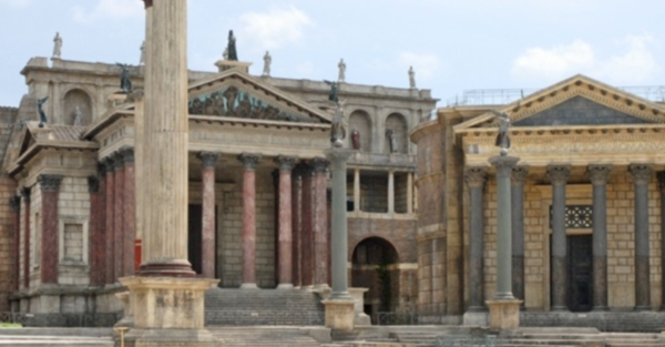 Cinecittà visite guidate set di Roma antica maggio 2025